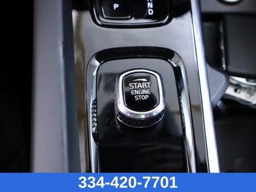 2025 Volvo XC60 Plug-In Hybrid Plus