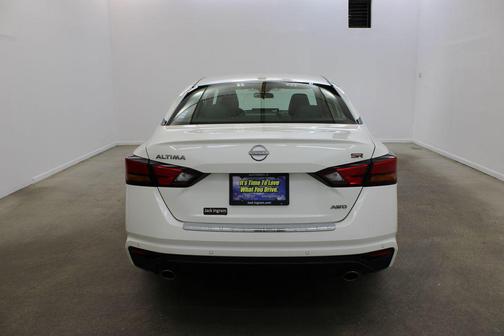 2023 Nissan Altima SR Intelligent AWD