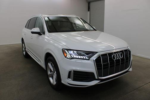 2023 Audi Q7 45 Premium Plus