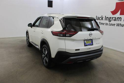 Pearl White 2023 Nissan Rogue SL