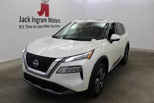 Pearl White 2023 Nissan Rogue SL