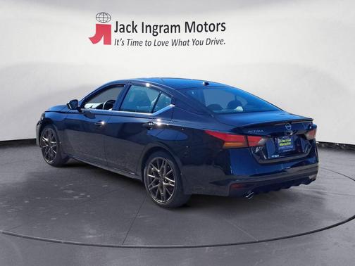 2025 Nissan Altima SR FWD