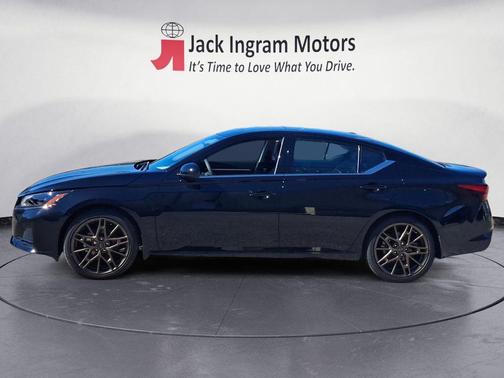 2025 Nissan Altima SR FWD