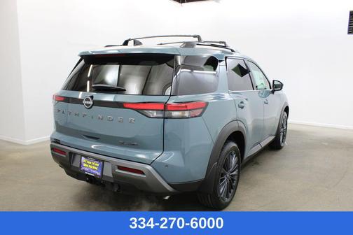 2026 Nissan Pathfinder SL