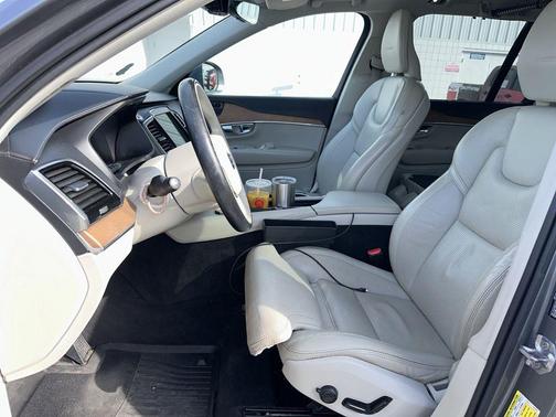 Gray Metallic 2019 Volvo XC90 T6 Inscription