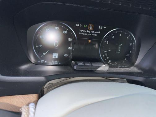 Gray Metallic 2019 Volvo XC90 T6 Inscription