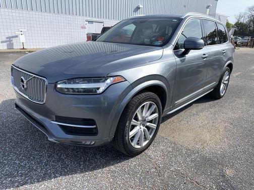 Gray Metallic 2019 Volvo XC90 T6 Inscription