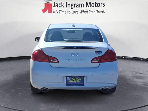 2011 INFINITI G37 Journey