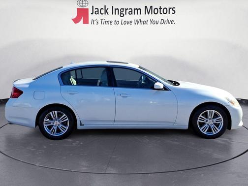 2011 INFINITI G37 Journey