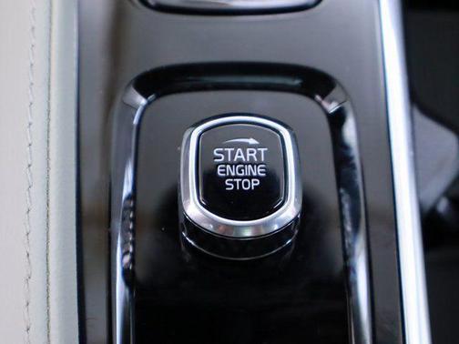 2025 Volvo XC90 Plus