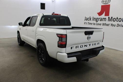 Glacier White 2026 Nissan Frontier SV