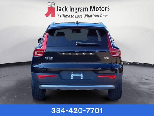2024 Volvo XC40 B5 Core