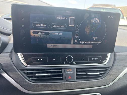 Brilliant Silver Metallic 2023 Nissan Altima 2.5 SL