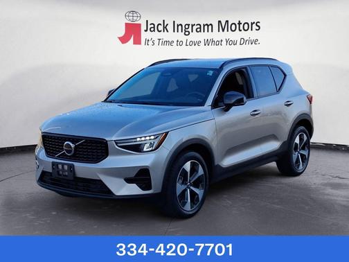 2024 Volvo XC40 B5 Core