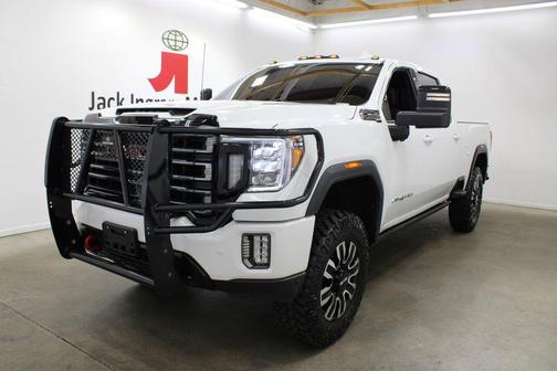 Summit White 2022 GMC Sierra 2500 AT4