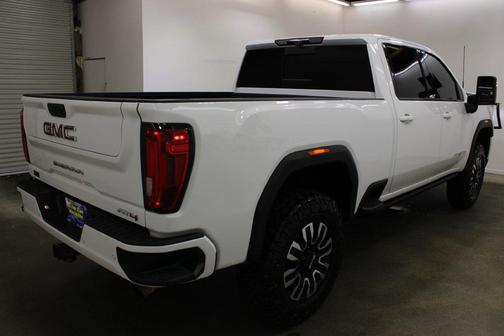 Summit White 2022 GMC Sierra 2500 AT4