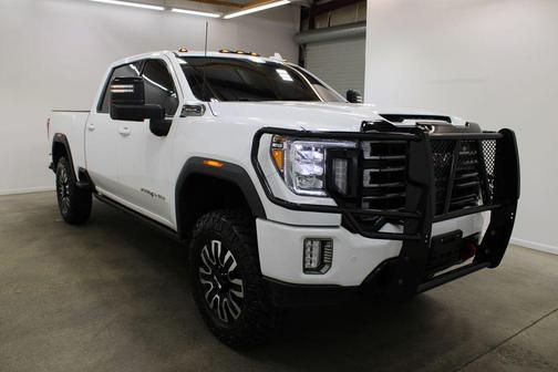 Summit White 2022 GMC Sierra 2500 AT4