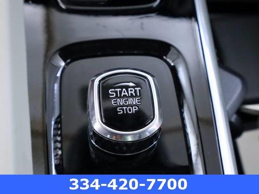 2025 Volvo XC60 Plug-In Hybrid T8 Ultra