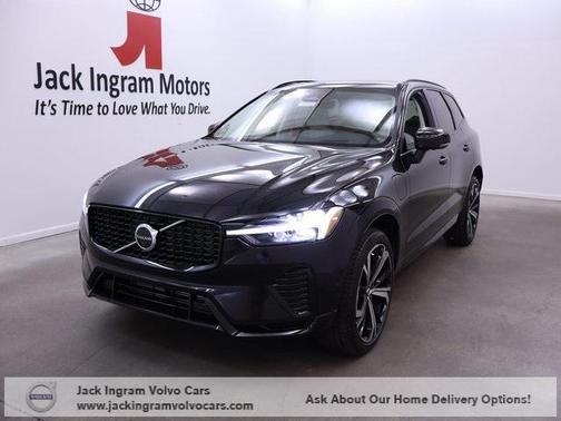 2025 Volvo XC60 Plug-In Hybrid T8 Ultra