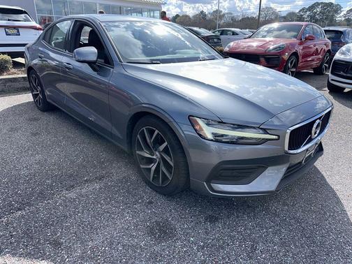 2019 Volvo S60 T6 Momentum