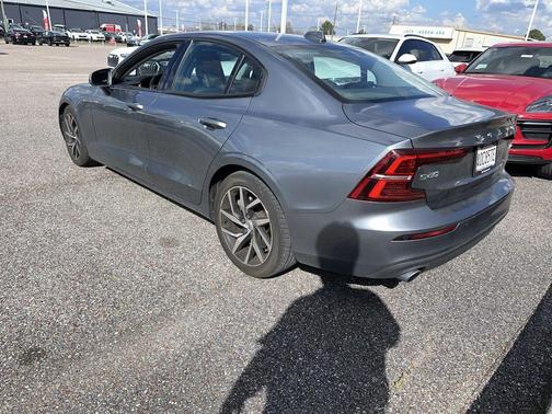 2019 Volvo S60 T6 Momentum