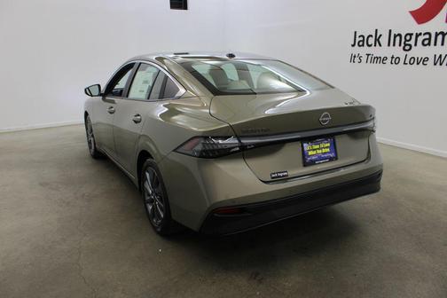 Bronze 2026 Nissan Sentra SL