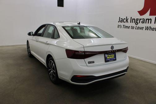 White Pearl 2026 Volkswagen Jetta 1.4T SE