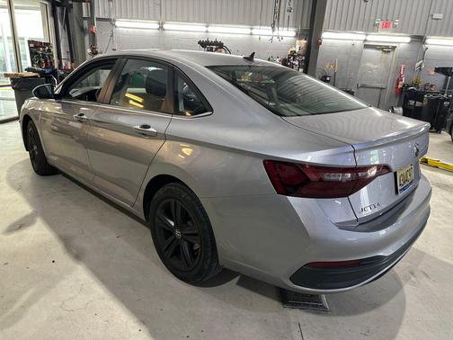 Pyrite Silver Metallic 2024 Volkswagen Jetta 1.5T SE