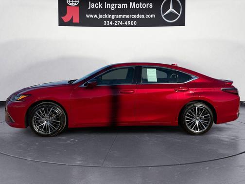 2025 Lexus ES 300h Base