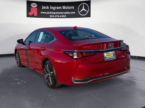 2025 Lexus ES 300h Base