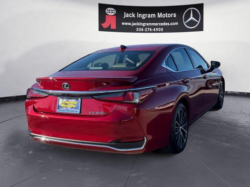 2025 Lexus ES 300h Base