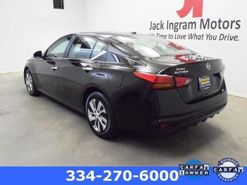 Photo 4 of 33 of 2020 Nissan Altima 2.5 S