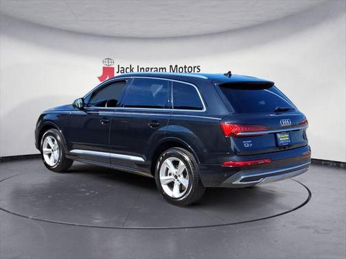 2024 Audi Q7 45 Premium Plus