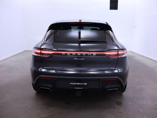 2025 Porsche Macan 