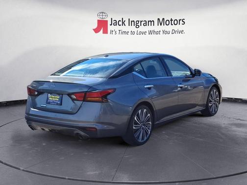 2023 Nissan Altima 2.5 SL