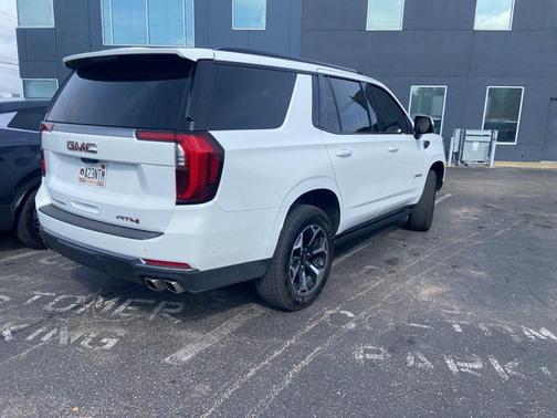 2025 GMC Yukon 4WD AT4