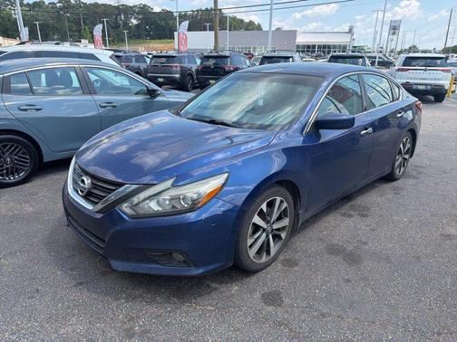Deep Blue Pearl 2017 Nissan Altima 2.5 SR