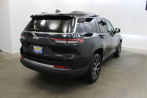 Diamond Black Crystal Pearlcoat 2023 Jeep Grand Cherokee L Limited