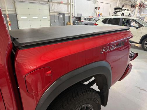 Red Alert 2022 Nissan Frontier PRO-4X