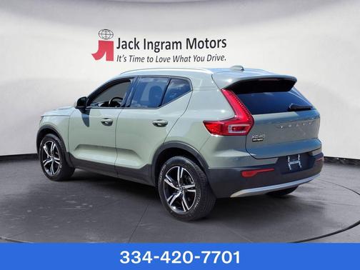 2023 Volvo XC40 B5 Core