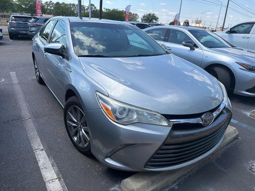 Celestial Silver Metallic 2015 Toyota Camry Hybrid XLE