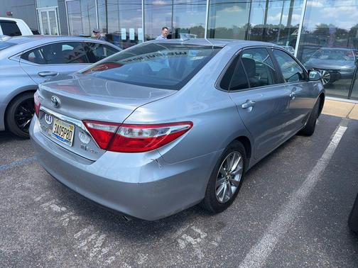 Celestial Silver Metallic 2015 Toyota Camry Hybrid XLE
