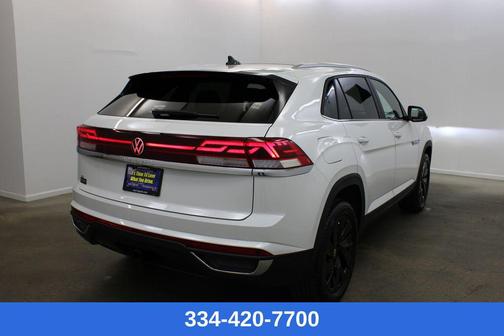 2026 Volkswagen Atlas Cross Sport 2.0T SE w/Technology