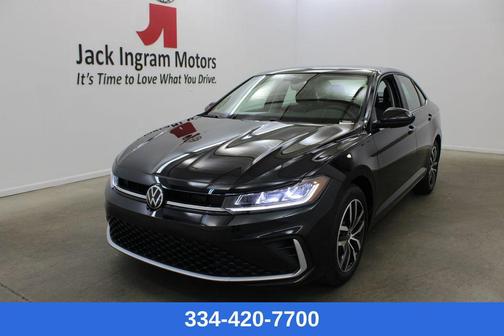 Deep Black Pearl 2026 Volkswagen Jetta 1.4T SE