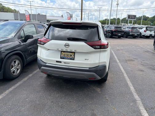 Pearl White 2021 Nissan Rogue SV