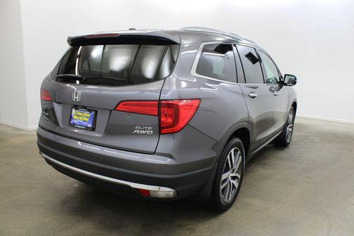 Modern Steel Metallic 2018 Honda Pilot Elite