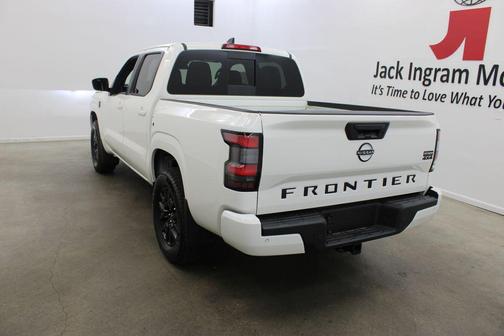 Glacier White 2026 Nissan Frontier SV