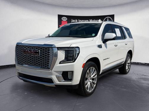 White Frost Tricoat 2022 GMC Yukon Denali