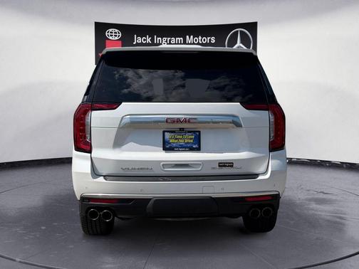 White Frost Tricoat 2022 GMC Yukon Denali