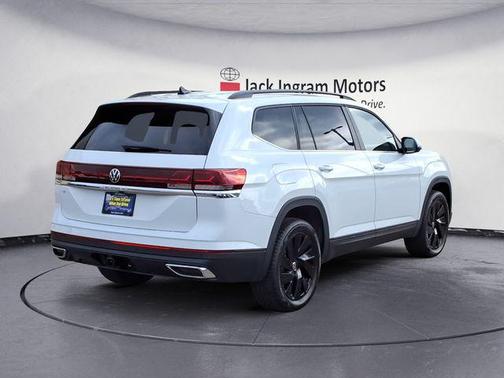 2025 Volkswagen Atlas 2.0T SE w/Technology